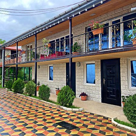 Hotel Doko Мартвили Екстериор снимка
